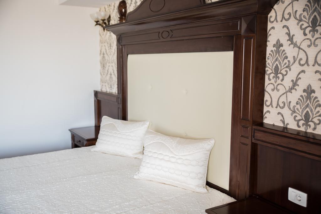 Hotel Giuliano Bragadiru ภายนอก รูปภาพ