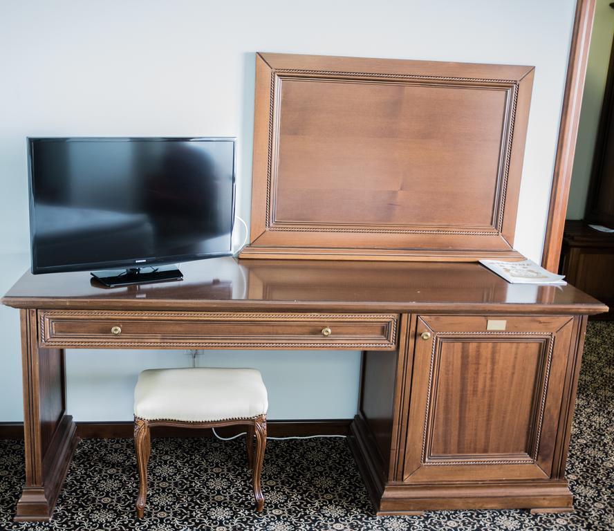 Hotel Giuliano Bragadiru ภายนอก รูปภาพ