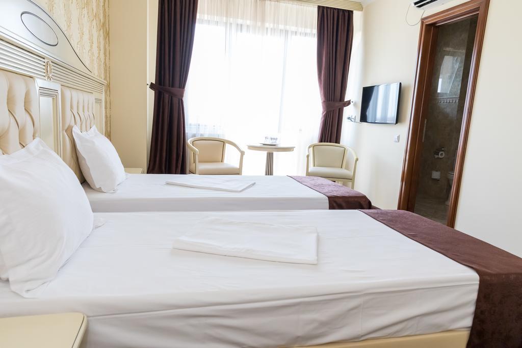 Hotel Giuliano Bragadiru ภายนอก รูปภาพ