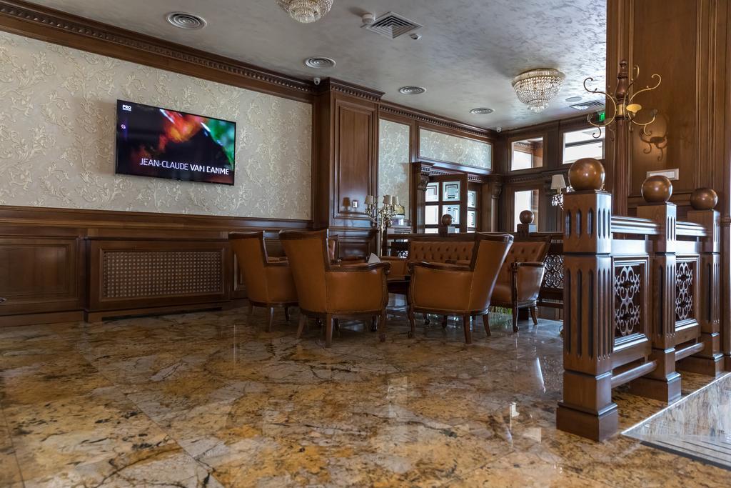 Hotel Giuliano Bragadiru ภายนอก รูปภาพ