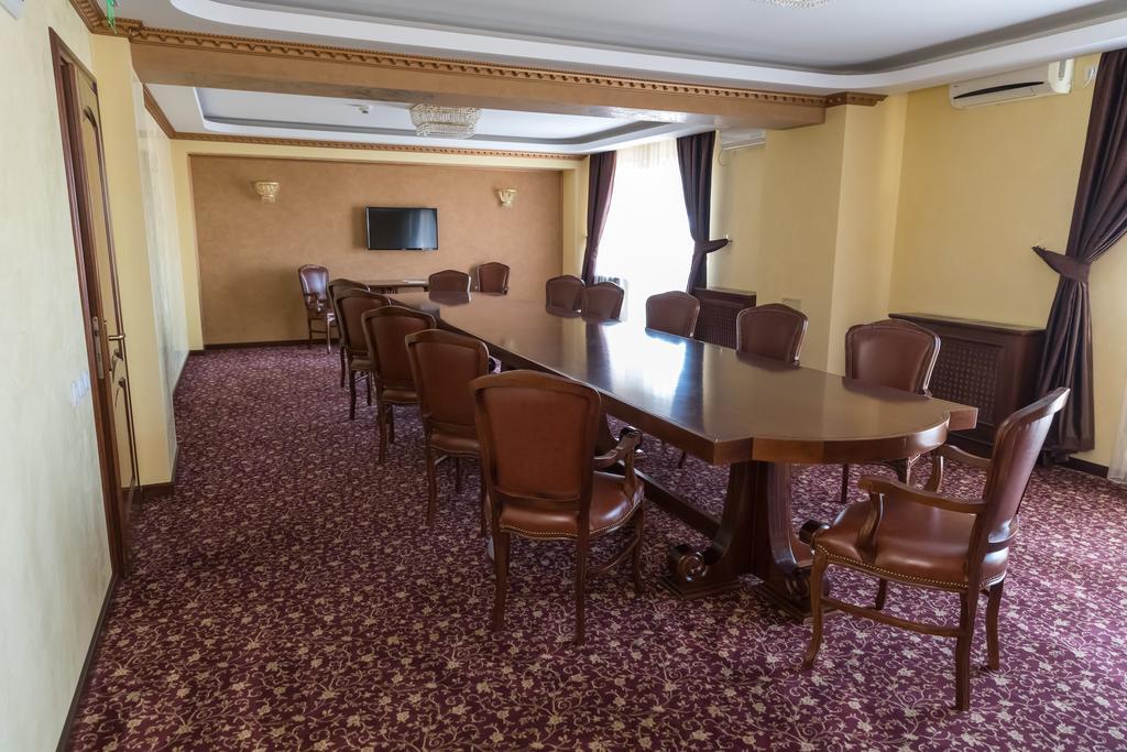 Hotel Giuliano Bragadiru ภายนอก รูปภาพ