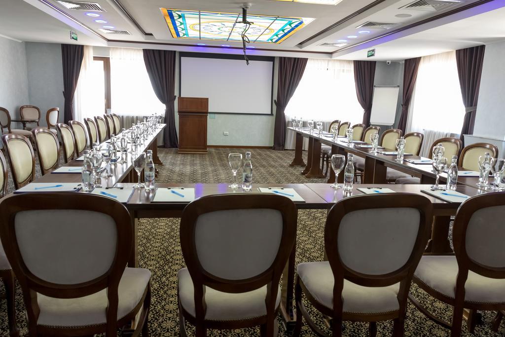 Hotel Giuliano Bragadiru ภายนอก รูปภาพ