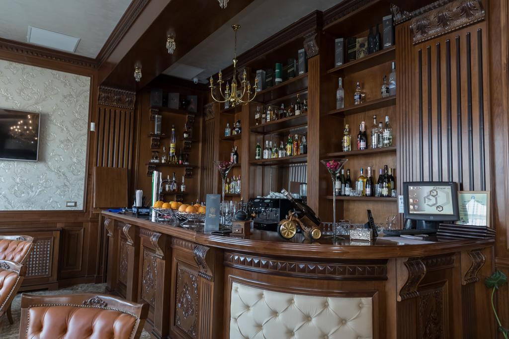 Hotel Giuliano Bragadiru ภายนอก รูปภาพ